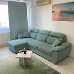 Downtown By The Sea- 2 Bdr Διαμέρισμα *