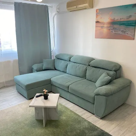 Downtown By The Sea- 2 Bdr Apartment *