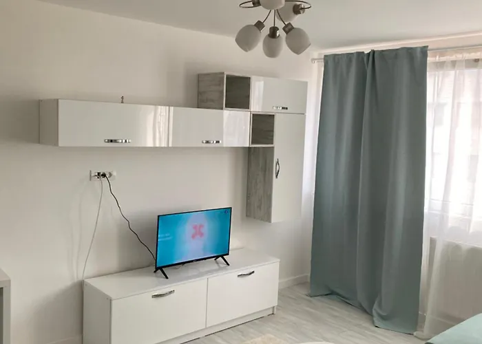 Downtown By The Sea- 2 Bdr Апартаменти