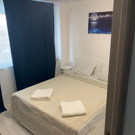 Downtown By The Sea- 2 Bdr Bucarest