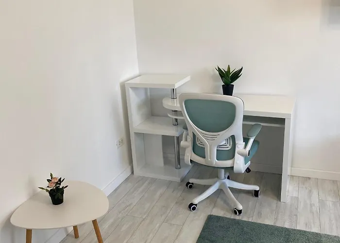 Apartment Downtown By The Sea- 2 Bdr